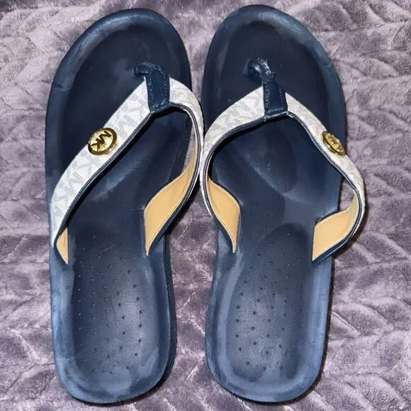Michael Kors Monogram Flip Flops - Picture 1 of 8